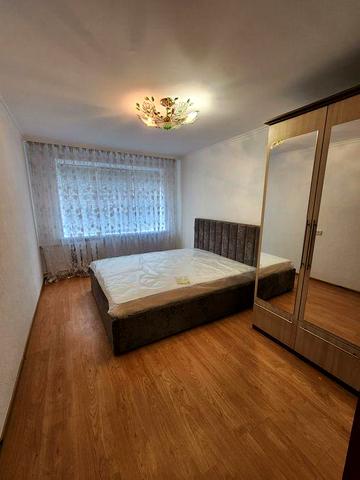 Оренда 2 кімнатної квартири вул. Полєтаєва