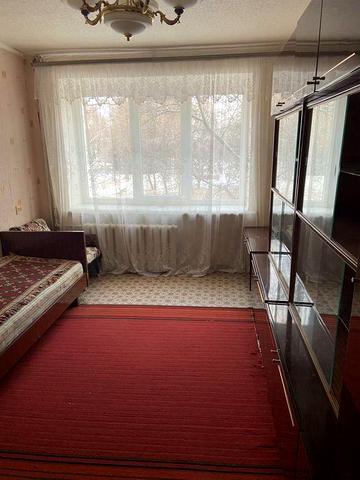 Продам 3-х кімнатну квартиру с гаражем