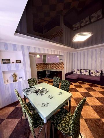 ГОЛЛІВУД! Здам Велику 2 кімн.кв по вул Грушевського 1 Травня