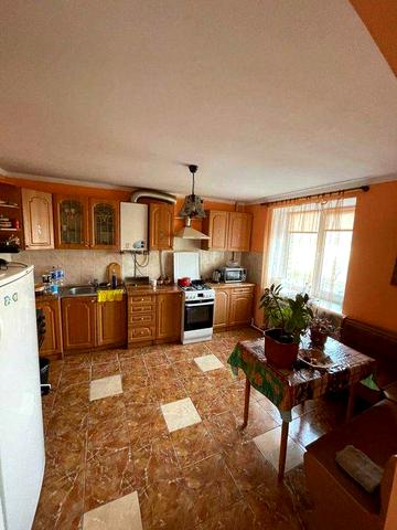 Продаж квартири 110кв 4 окремі кімнати