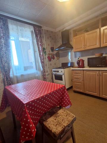 Святошинська вул., 4