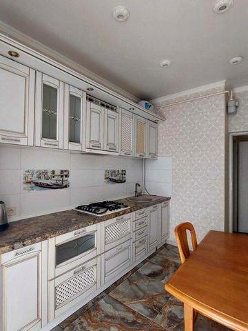 Здається на тривалий термін квартира на Дерибасівській