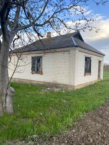 Продам будинок з великим садком!