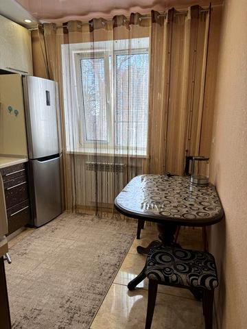 Здам в оренду 3 -х кімнатну квариру район Варварівського мосту