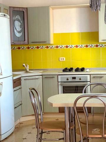 Продам простору 1-2 к кв Центр міста вул Шолом-Алейхема, 93