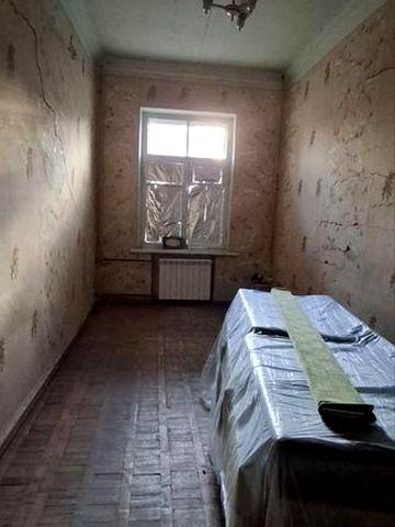 Срочно. Без %.Продам свою 2-х ком.кв в сталинке  1/4  Под ремонт.