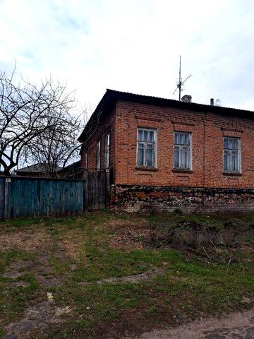 Пів будинку  вул.Поштова10
