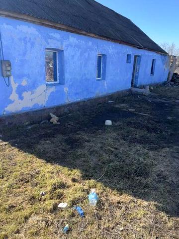 Здається хата з великою ділянкою