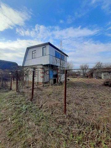 2 поверхова дача з опаленням, ділянка 6 соток. 4 км біля міста (SP)