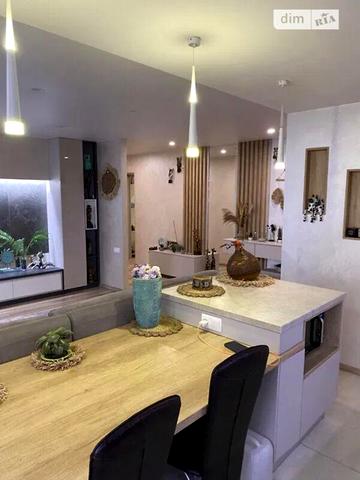 Продаж 3к Квартира Центральна вулиця