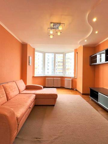 Затишна 1-к квартира з ремонтом вул. Ахматової 35-А