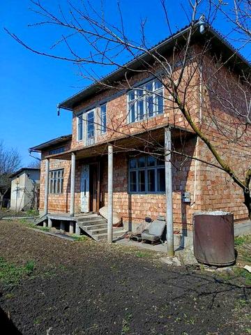 Будинок 170м² з гаражем у Лужанах