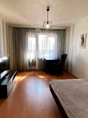 Продаж 1-к. Пр-т Григоренка, 28-В. Метро Позняки 10 хв, метро Осокорки. Під інвестицію підходить