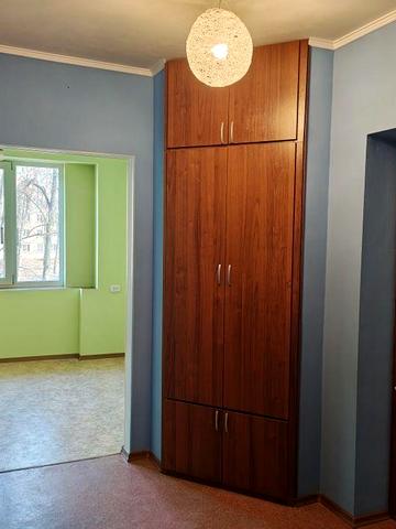 Продам 2 кімнатне приміщення в гуртожитку 38.6 кв.м. квартиру Харків Докучаївське