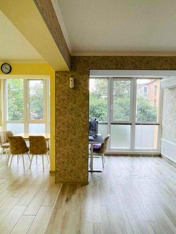 Здається простора, мебльована, з кондиціонером 1-кімнатна квартира, Марка Вовчка