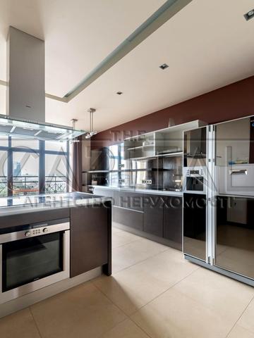 Тараса Шевченка бульв., 11