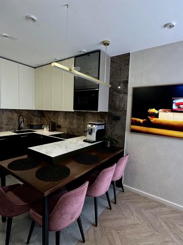 Європейського Союзу просп. (Правди), 51