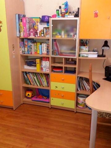 Сдам 4-х комн квартиру Гвардейцев Широнинцев 49В