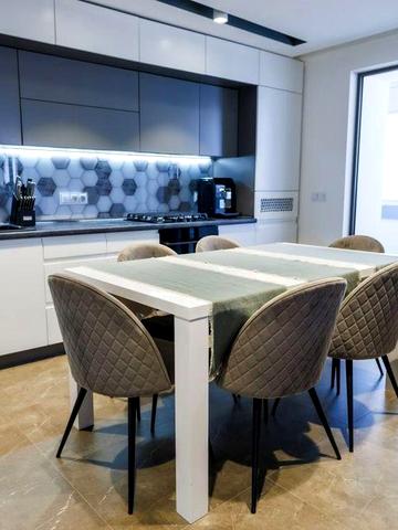 Дизайнерська 2-кімнатна квартира ВільнаГардеробна Кабінет