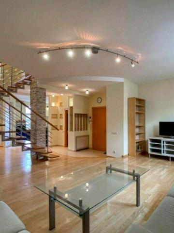 Ярославів Вал вул., 19