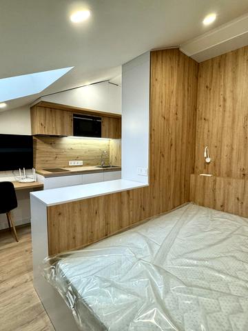 Естонська вул., 10