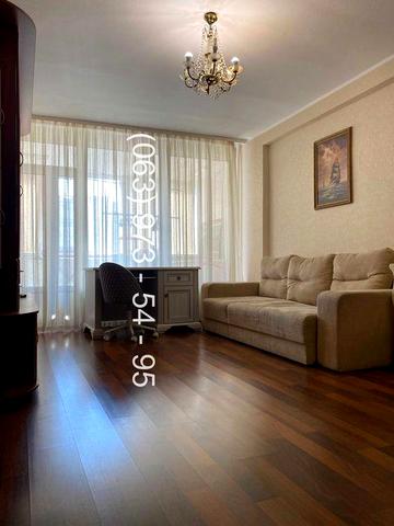 4-кімнатна квартира 96 м² у центрі Києва, вул. Богдана Хмельницького