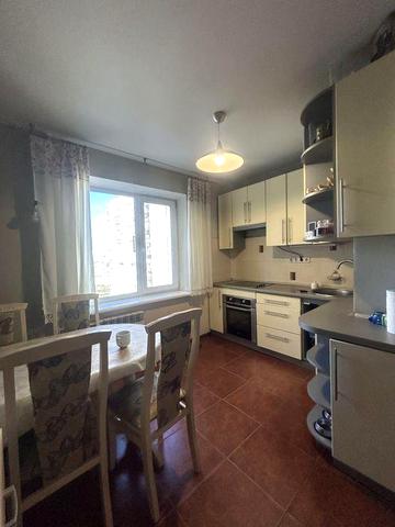 Продаж 3к квартири. Проспект Івасюка 39а метро Мінська
