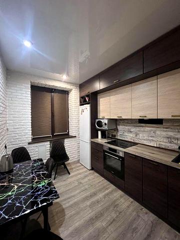 Продаж 2 кімн. Пл. Володимира Великого