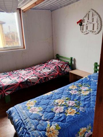 Здаеться окремий домік в с.Лютіж.