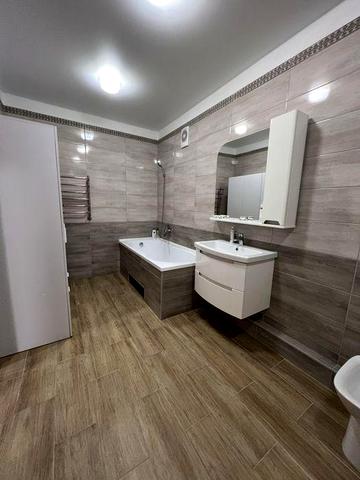 Оренда гарноі великоі 2 кмн квартири ЖК Парковий