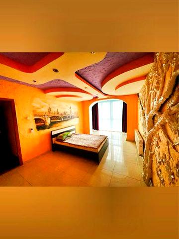 Аренда элитной квартиры с захватывающим видом с двумя балконными витражными окнами