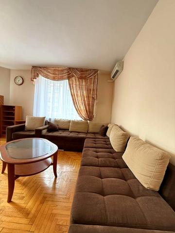 Оренда просторої 4-кімнатної квартири в центрі Києва вул. Олександра Кониського (Тургенєвська), 52/58