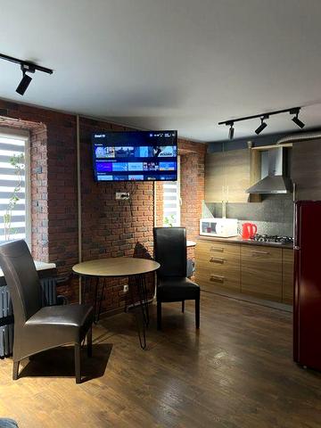 Продам однокімнатні апартаменти на привокзальній площі.