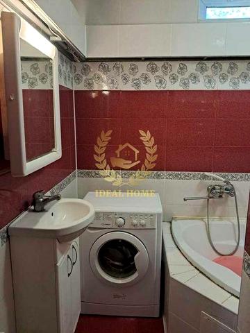 Продам просторий 3-поверховий цегляний будинок