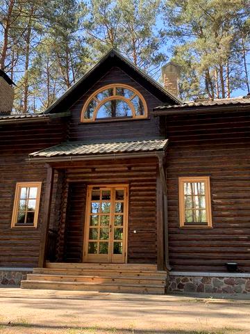 Оренда (помісячна) маєтку 3,8 Га на березі річки, в лісі