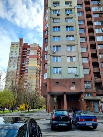 4 комнаты,  Старонаводницкая 8, м. Печерская