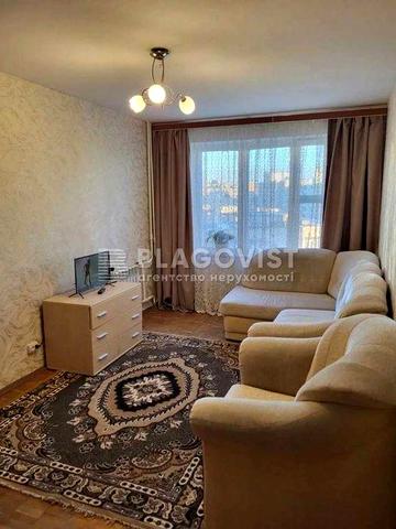 Продаж 3-кімнатної квартири, Деміївка, вул Деміївська