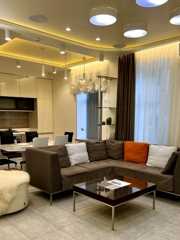 Бессарабська пл., 5-А