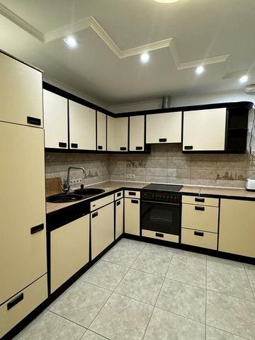 Оренда 3 кімнатної квартири на вул. Березова