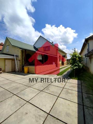 Продаж будинку зробленого для себе.