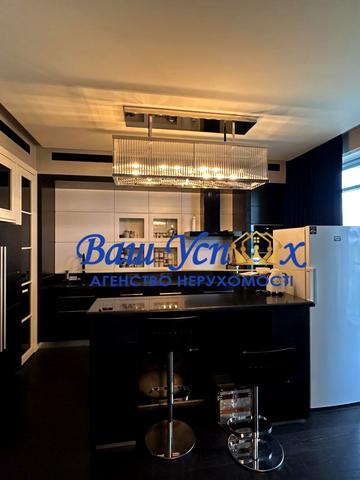 Раїси Окіпної вул., 18