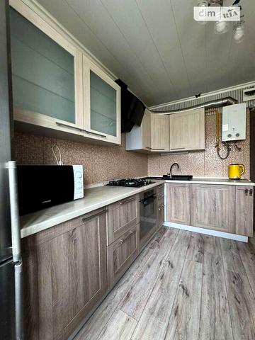 Продаж 3к Квартира Шкільна вулиця