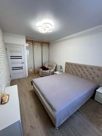 Здається в оренду 1 кімнатна квартира . Центр.