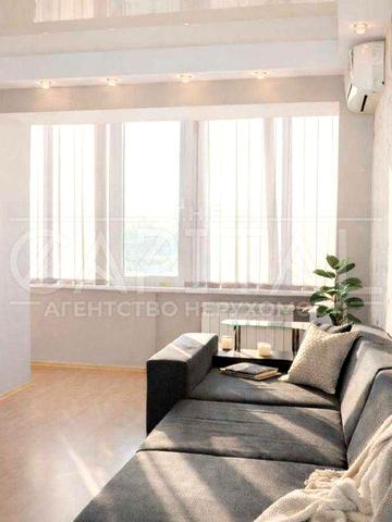 Продаж 2-кімнатної квартири 55м2 в історичному центрі Києва Саксаганського Жиляньська