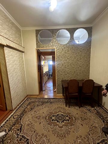 Дмитрівська вул., 7