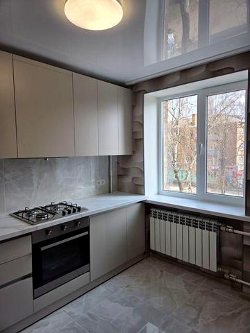 Продам однокімнатну квартиру зремонтом та  меблями