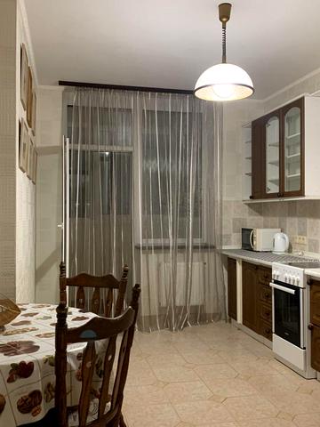 Саперно-Слобідська вул., 22