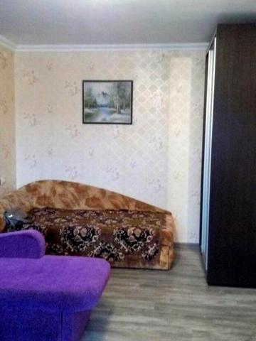 Продаю 1 кім квартиру Смазочні ( Космонавтів ) 3/5, цегла, ремонт