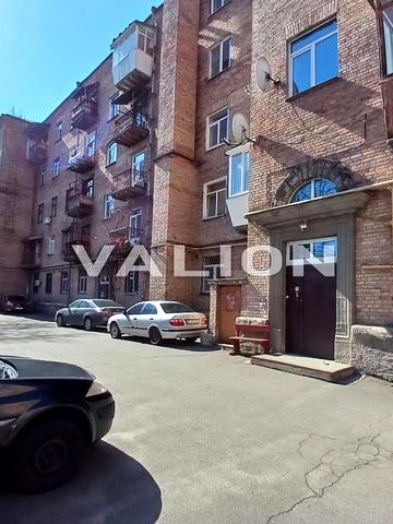 Генерала Алмазова вул. (Кутузова), 1