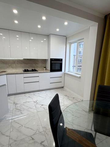 Перша здача!!! Оренда 3 к. к. у Центрі міста,  пр. Центральний зуп. 6 Слобідська